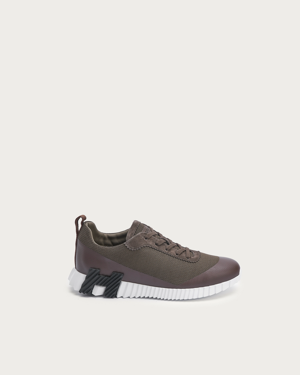 SKU007-02_taupe1.webp