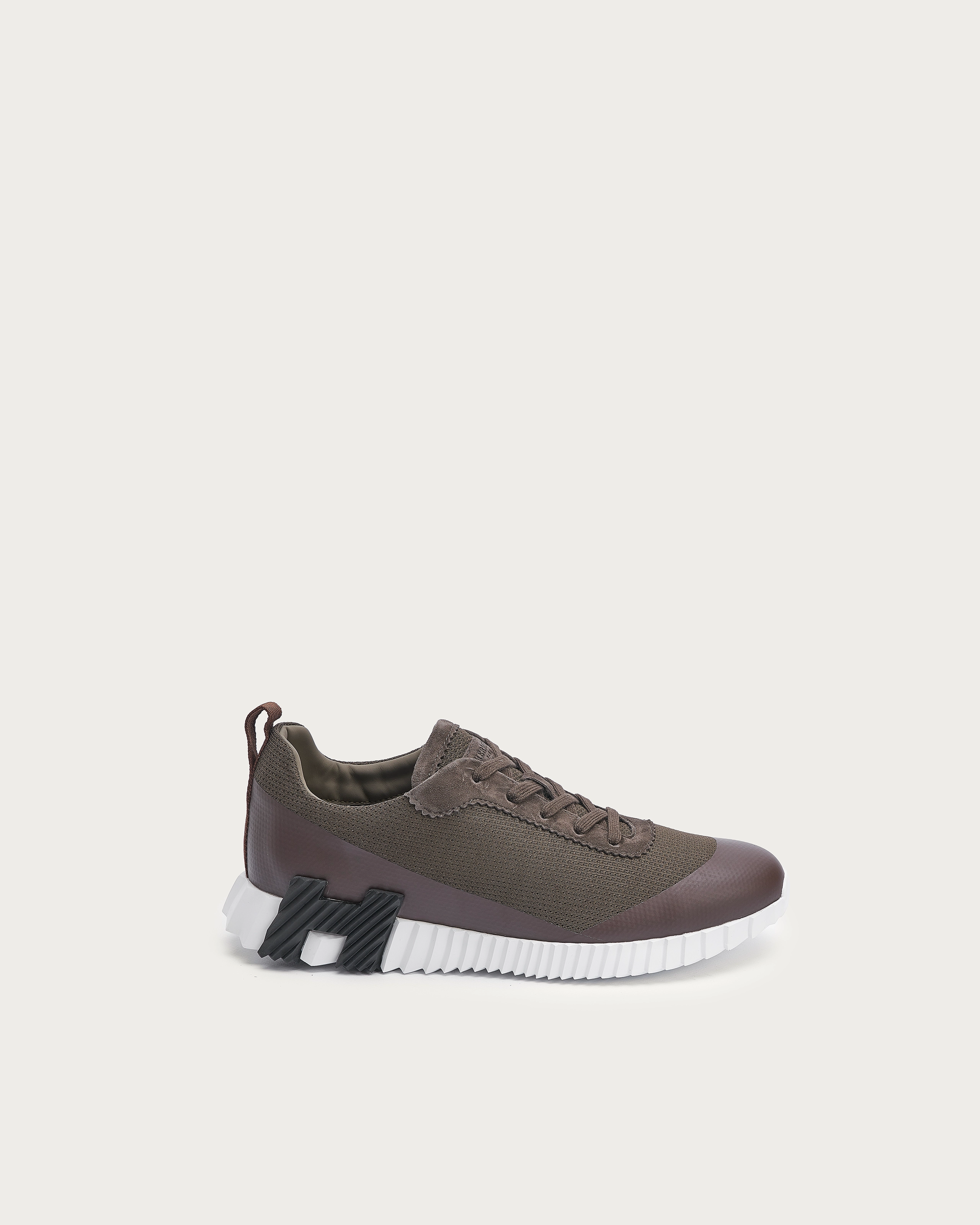 SKU007-02_taupe1.webp