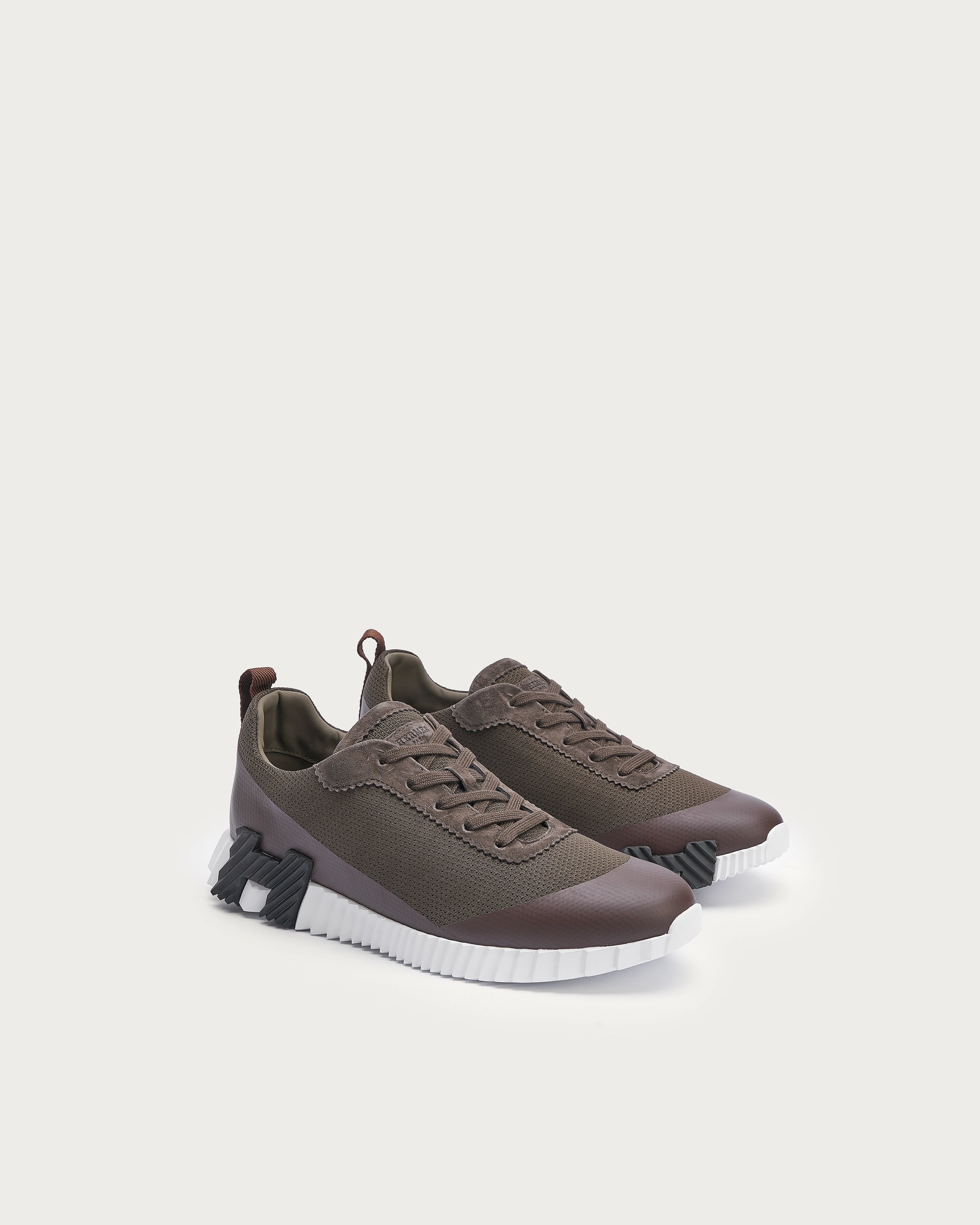 SKU007-02_taupe2.webp