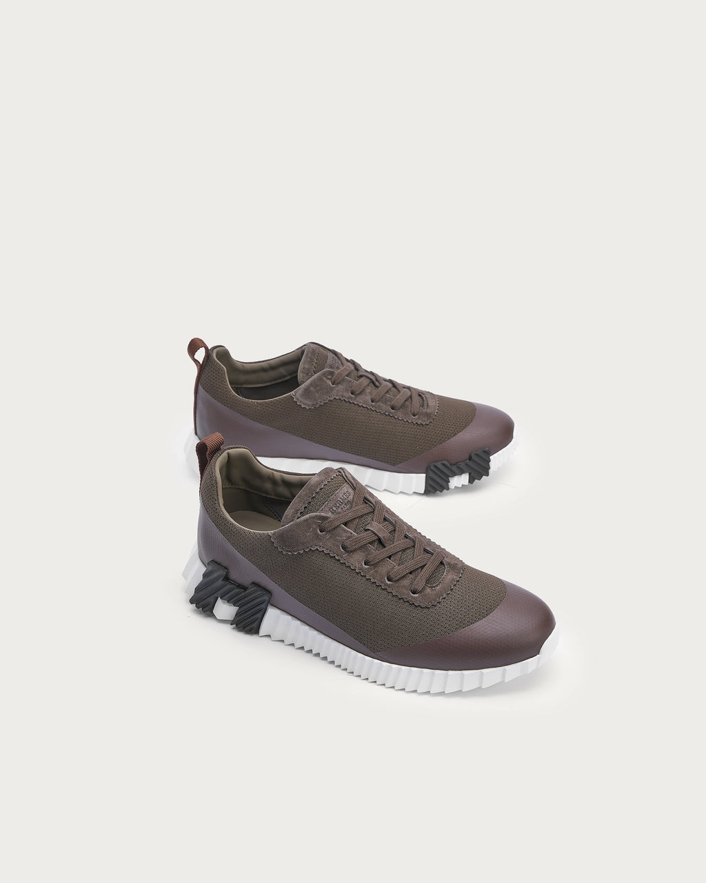 SKU007-02_taupe4.webp